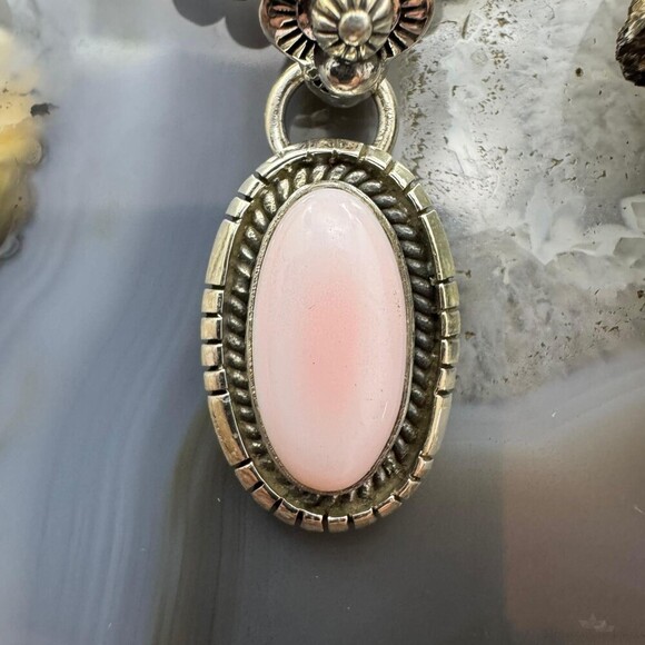 Native American Sterling Silver Oval Pink Conch Decorated Pendant For Women - Picture 5 of 10